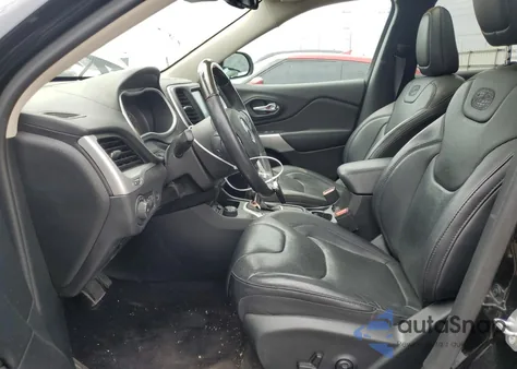 2017 Jeep Cherokee Overland z USA, uszkodzony, nr VIN 1C4PJMJS7HW557791